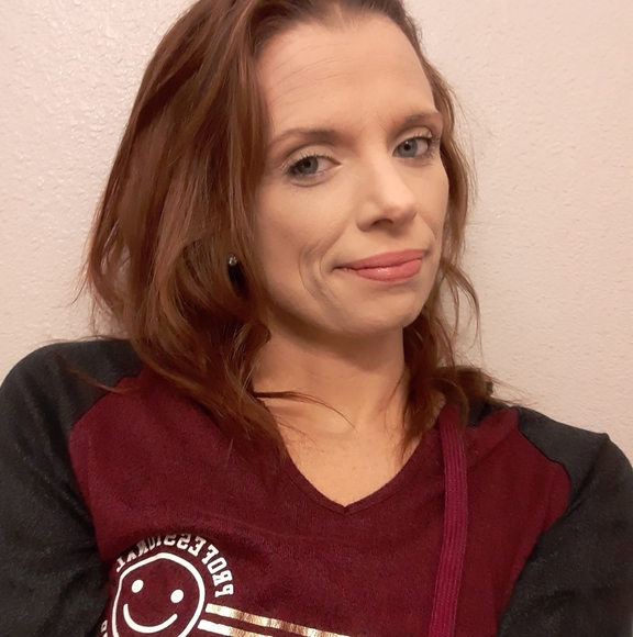 Meet your Posher, Jessica - Picture 1 of 1